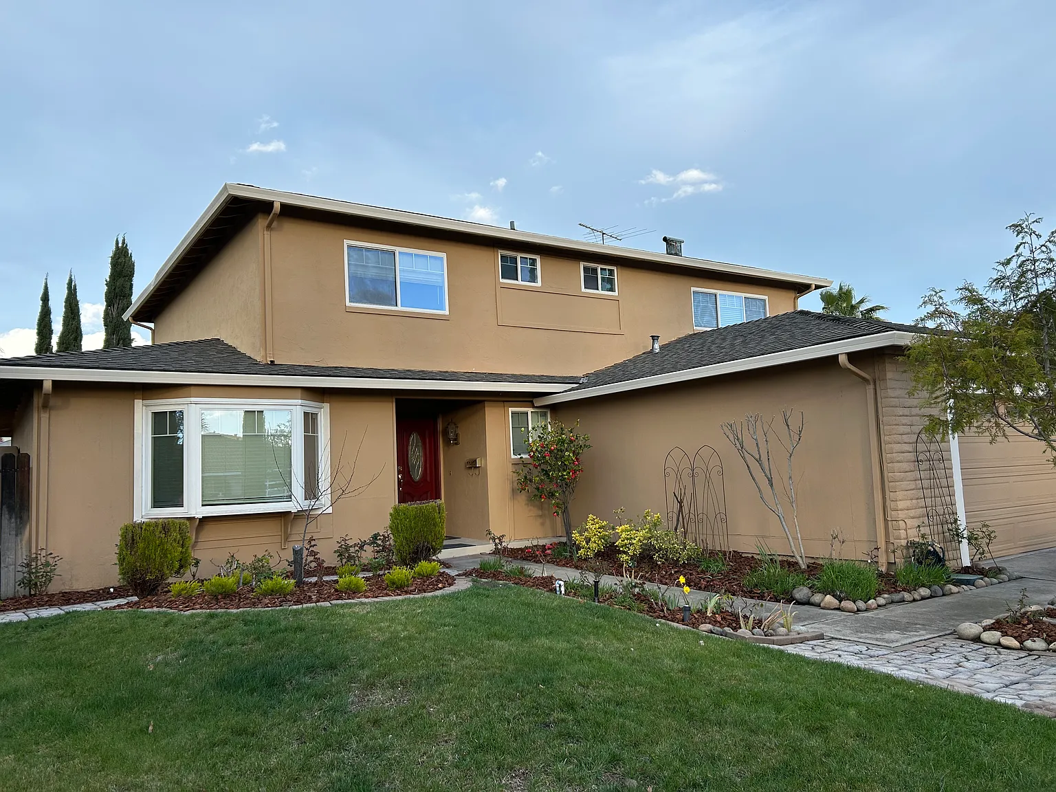 694 Salt Lake Dr photo 1