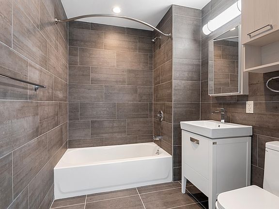 4th image of 27-15 Astoria Blvd #5N