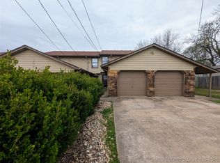 8 W 40th St APT F, Sand Springs, OK 74063