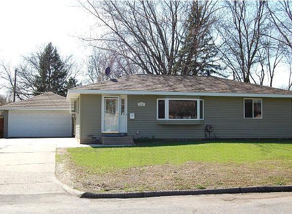 2nd image of 1625 Dixon Dr