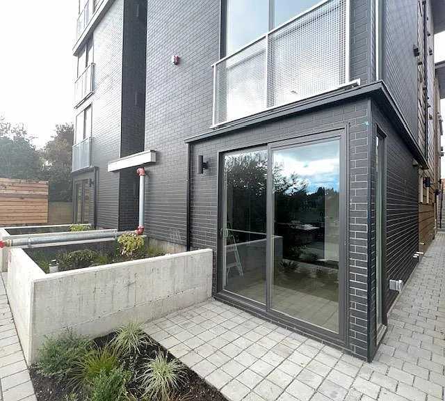4807 41st Ave SW — Photo 1