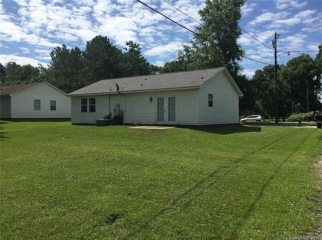 2nd image of 408 Hillcrest St