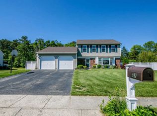 87 Oak Glen Rd, Toms River, NJ 08753