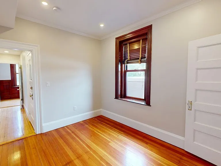 8 Davenport St #3 — Photo 12