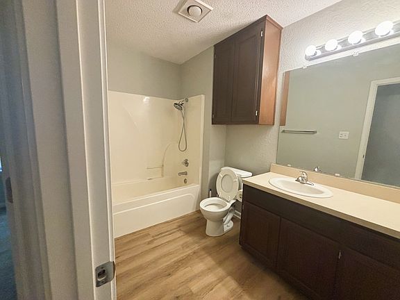 2nd image of 1519 Trigg Ln APT 301