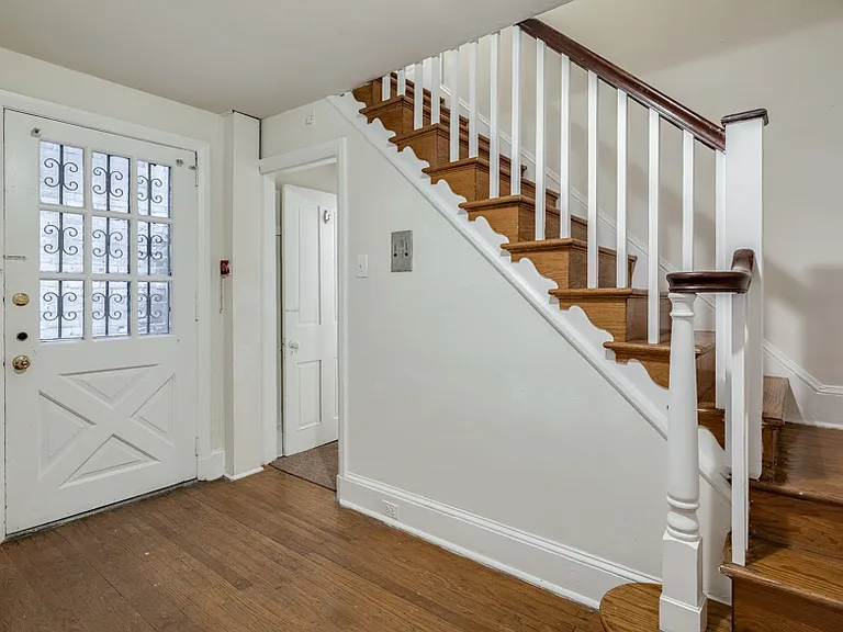 1st floor rear entrance