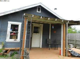 930 N Avenue C, Powers, OR