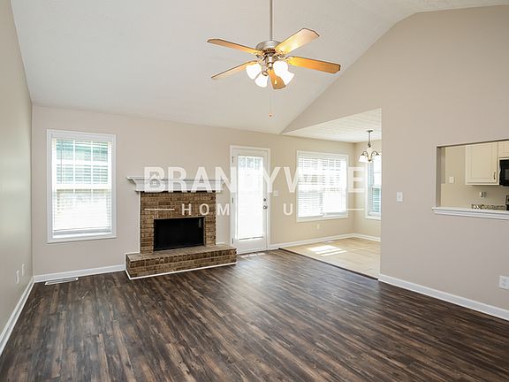4th image of 814 Evergreen Dr