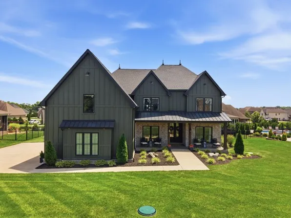 146 Seclusion Ct, Murfreesboro, TN 37129