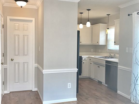 5th image of 325 E Myles Ln