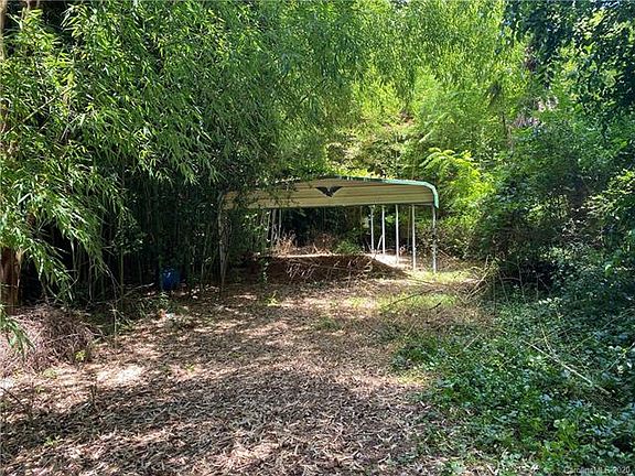2nd image of 220 Waccamaw Dr
