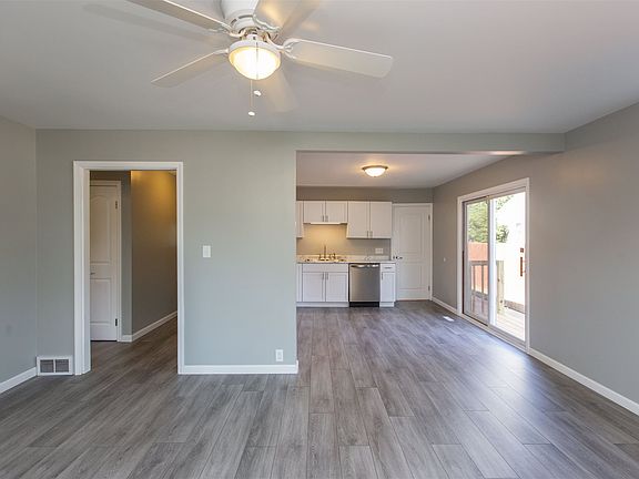 5th image of 2726 Macarthur Ave