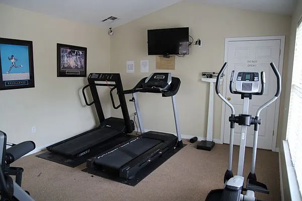 Parkridge Apartments — Photo 11