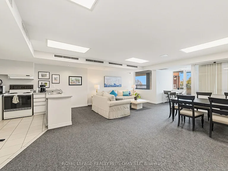 100 Bronte Rd #404 — Photo 31