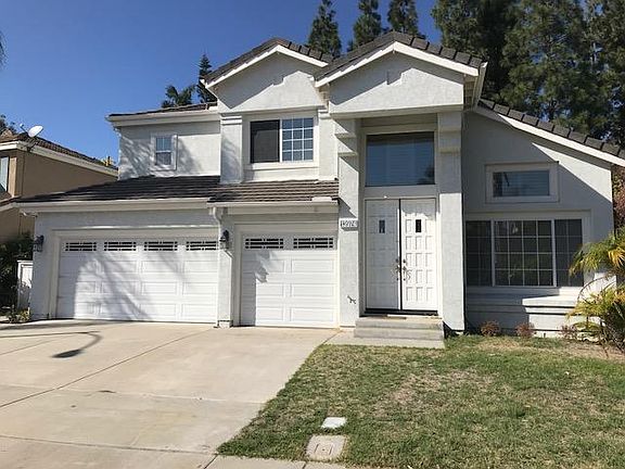 Beautiful 2 story with 3 car garage