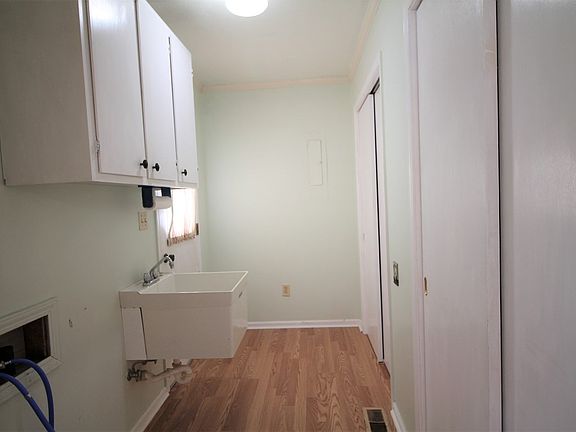 5th image of 117 S Hawk Dr