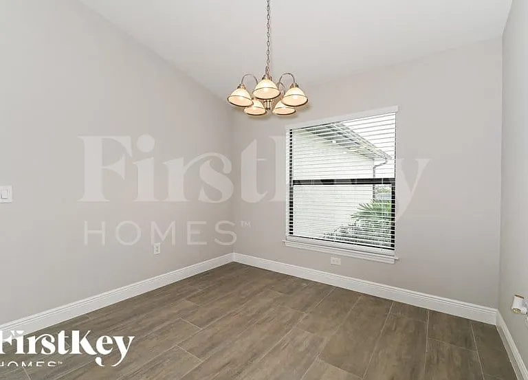 1019 Chapel Ave — Photo 6