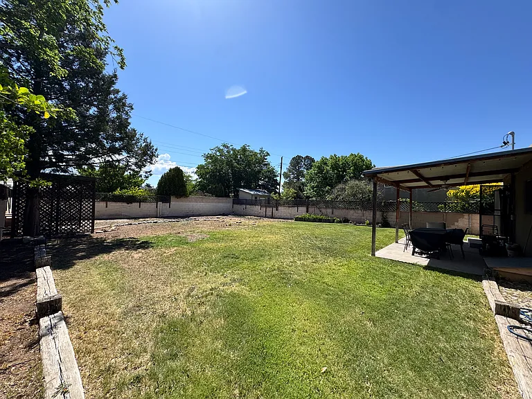 1408 Lafayette Dr NE — Photo 14