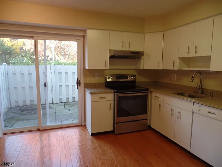 85 Village Dr — Photo 7