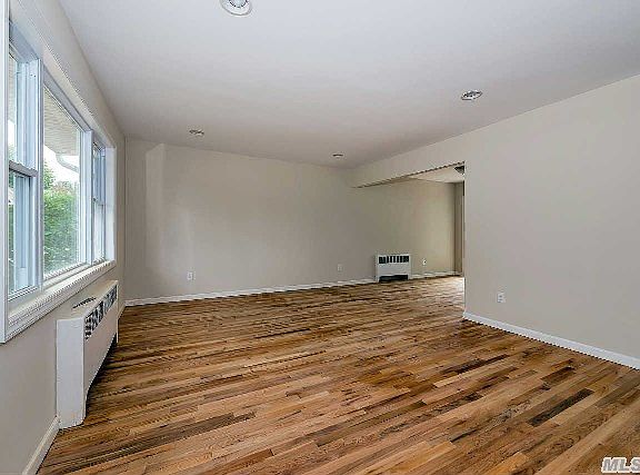 3rd image of 216 Cottage Blvd