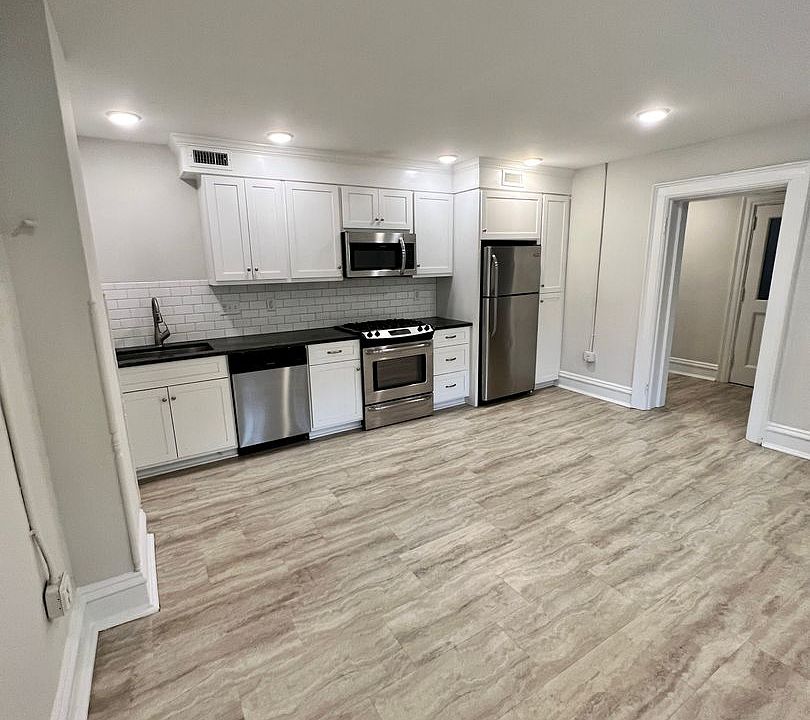 1st image of 2215 Monument Ave #B-1