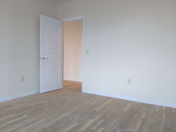 3rd image of 179 8th St #3F