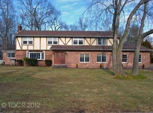244 Oldwoods Rd, Franklin Lakes, NJ 07417