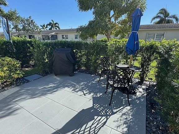 4th image of 2687 Emory Drive #F