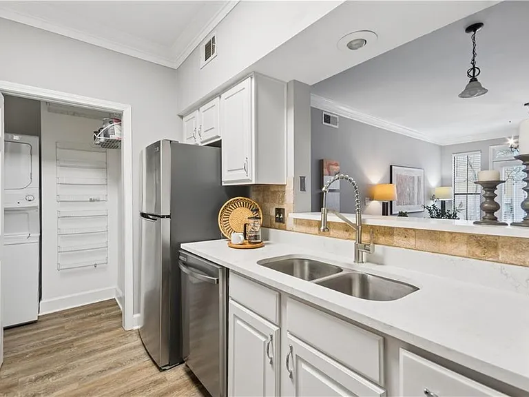 3777 Peachtree Rd NE #914 — Photo 3