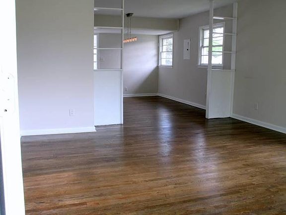 open bright living/dining