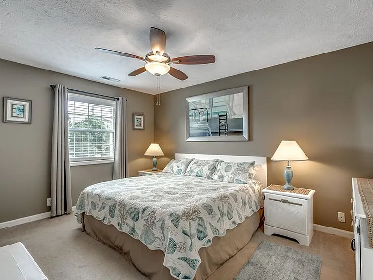 549 White River Dr #14G — Photo 9
