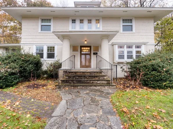 33 Beeching St, Worcester, MA 01602