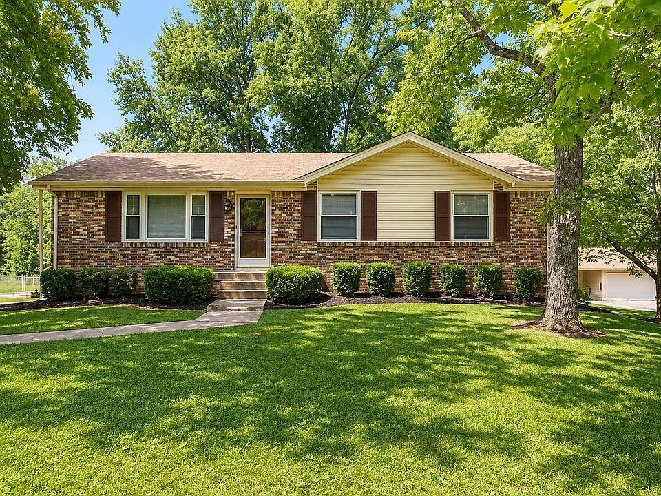 1st image of 174 E Regent Dr