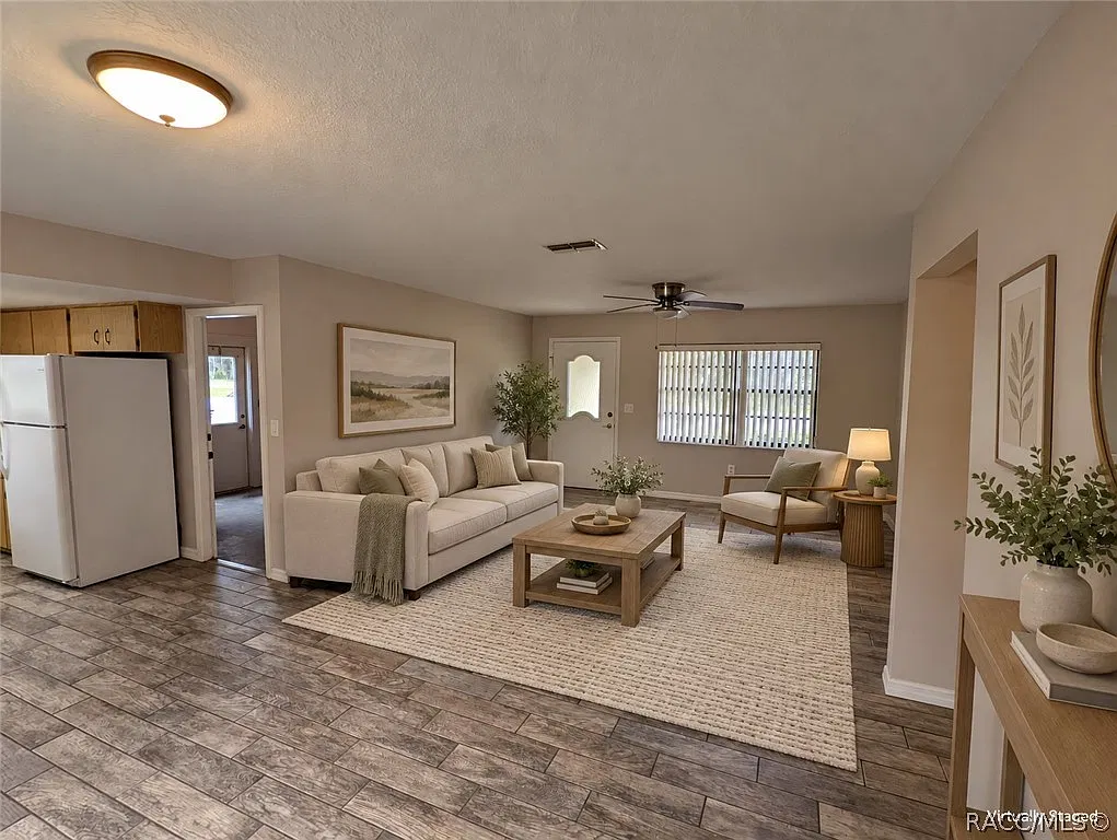 2 bed, 2.0 bath, 1079 sqft, $1,700 — Photo 2