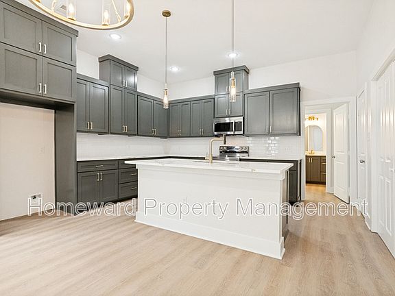 4th image of 8009 Doreen Ave