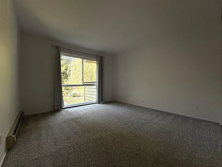 1031 Crestview Dr #205 — Photo 11