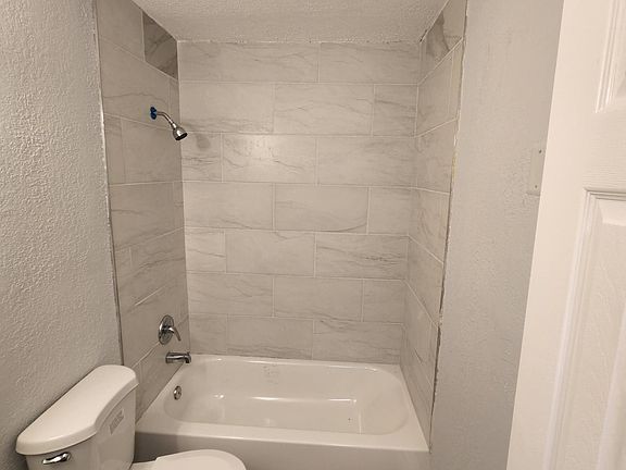3rd image of 2510 Leo St #1