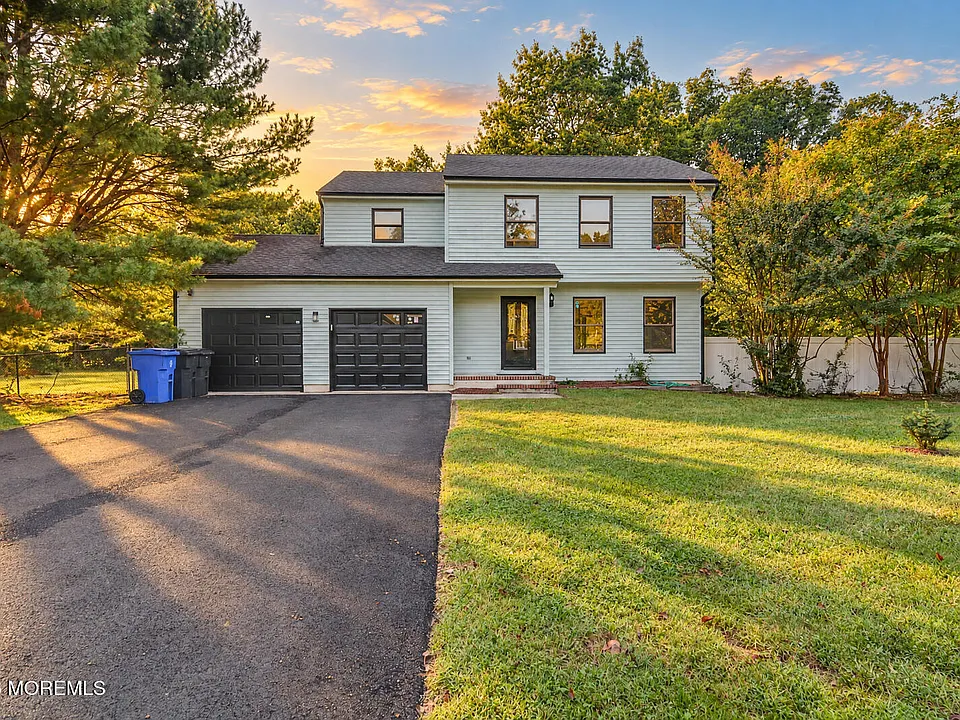 195 Edgemere Ct