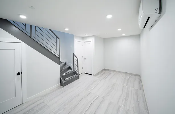 Rented by The InHouse Group | media 14