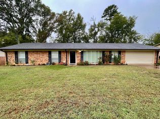 2813 Sherwood Dr, Longview, TX 75605