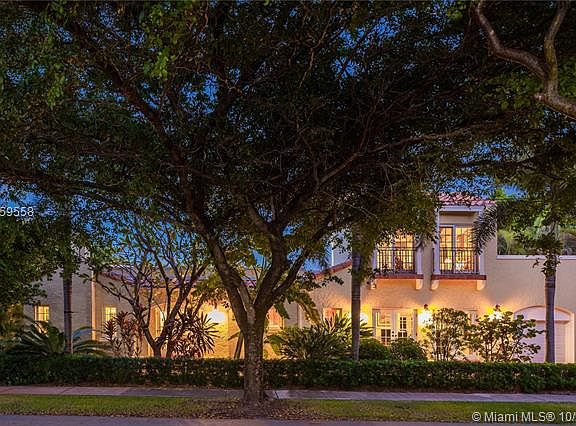 5th image of 836 Majorca Ave