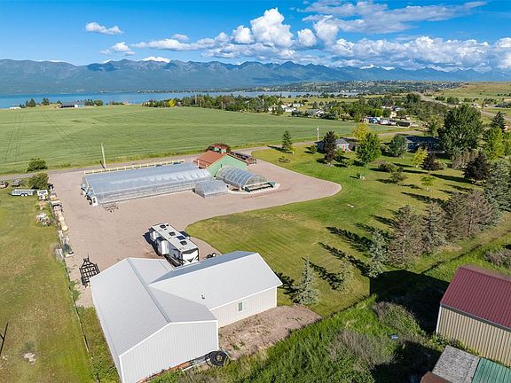 3rd image of 33953 Fox Rd