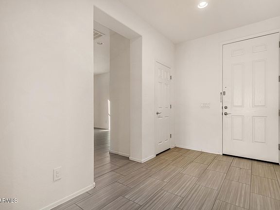 3rd image of 23047 E CALLE DE FLORES --