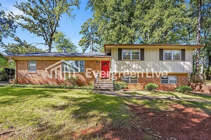 3311 Crescent Dr