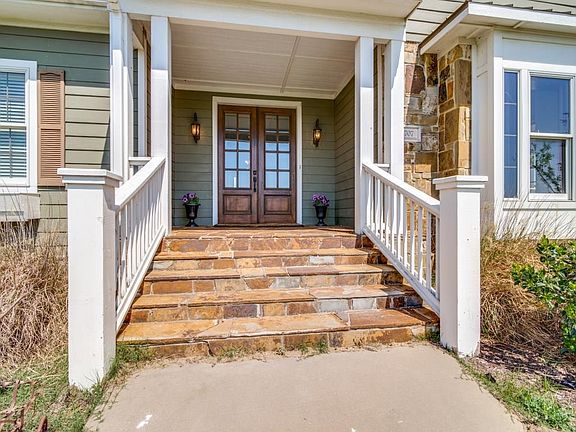 4th image of 707 Wallace Rd