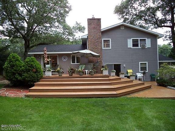 2nd image of 2424 Norcrest Dr