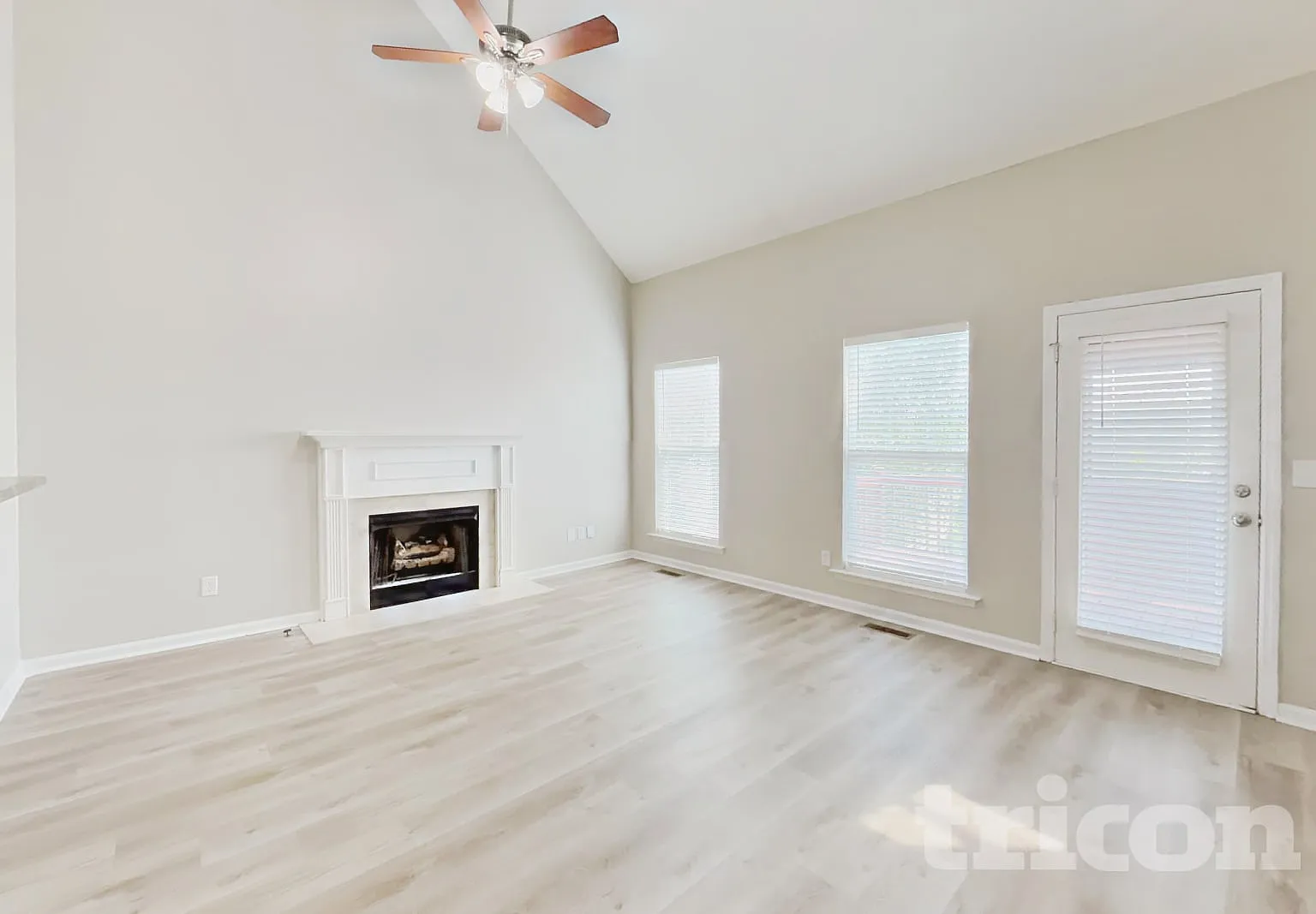 1638 Zurich Drive Spring Hill TN — Photo 2