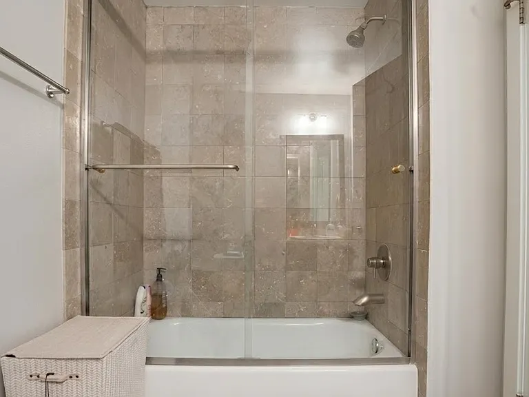 1430 S Beverly Glen Blvd #303 — Photo 16