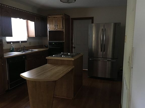 4th image of 329 Mapleton Dr NW