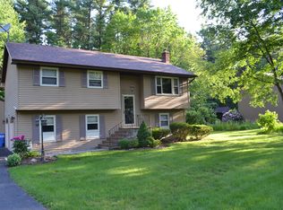 16 Penny Royal Rd, Malta, NY 12020